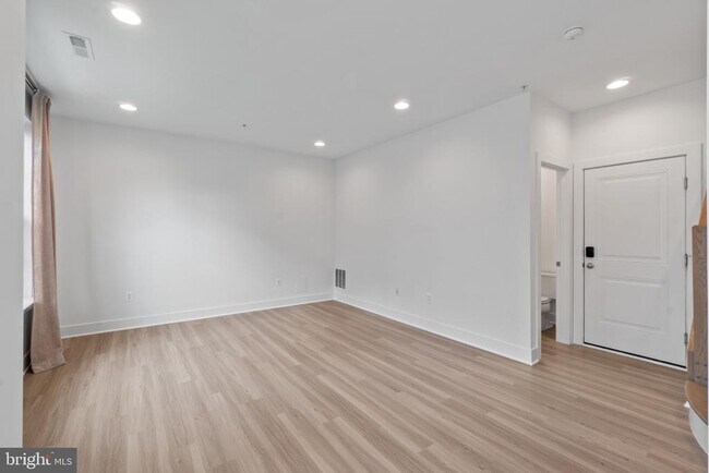 Foto del edificio - 3307 Streamlet Ln
