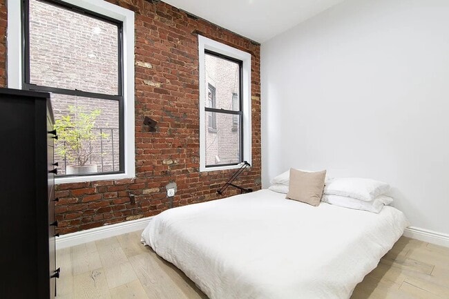 Building Photo - 252 Broome Street