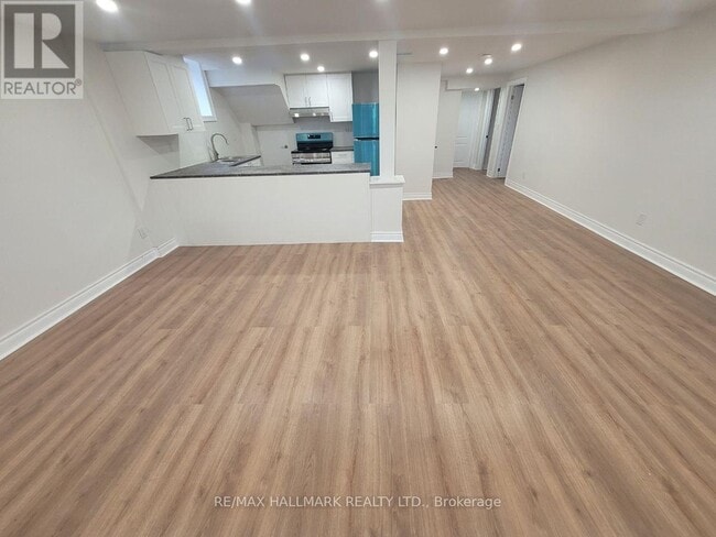 Building Photo - 51 Aurora Heights Dr
