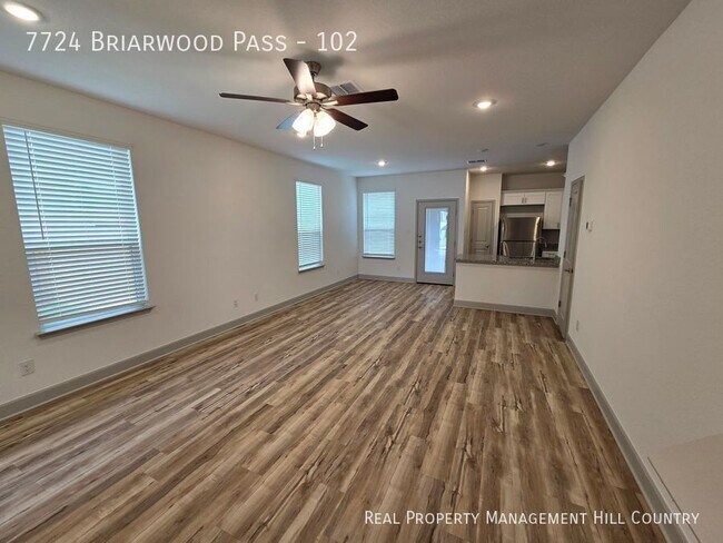 Foto del edificio - 7724 Briarwood Pass