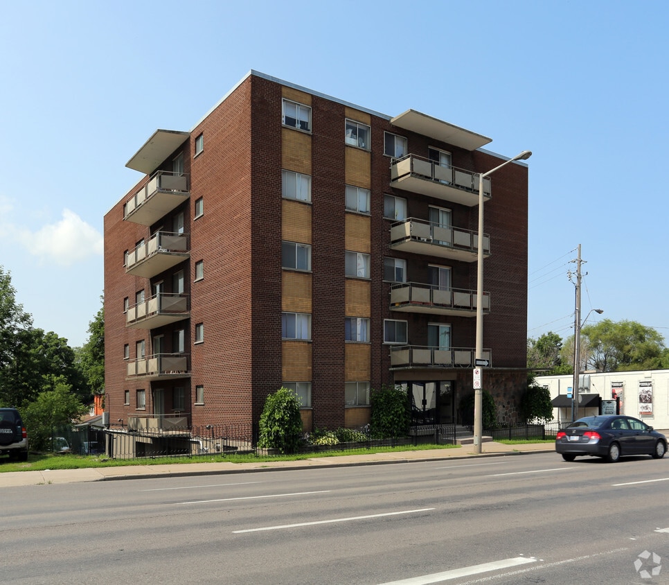 Building Photo - Cathedral Suites