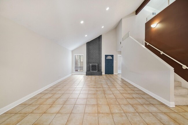 Building Photo - 11018 Francoise Blvd