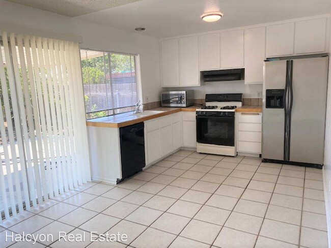 Building Photo - 2 br, 2 bath House - 8697 Frobisher St.