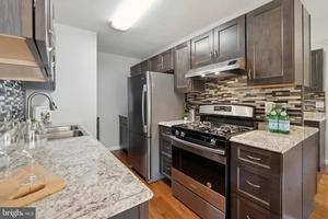 Foto del edificio - 9240 Bridle Path Ln