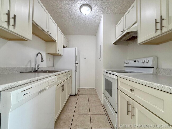 Foto del edificio - 1239 Benoist Farms Rd