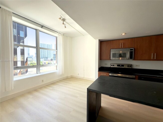 Foto del edificio - 111 E Flagler St