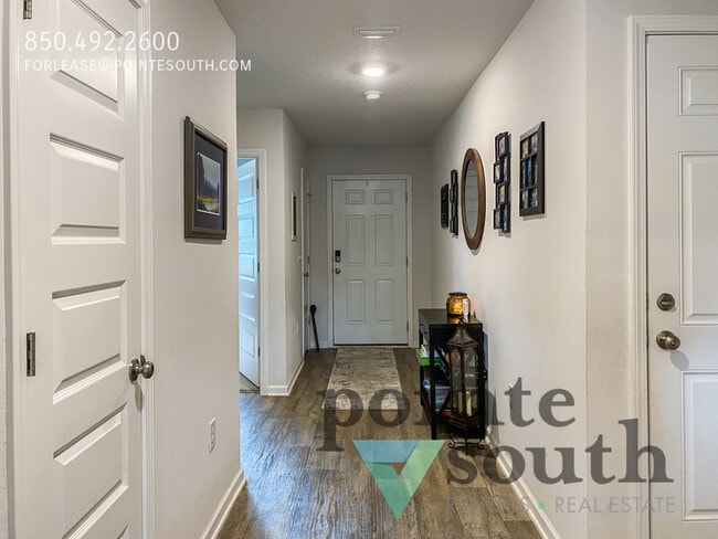 Foto del edificio - 5601 Guinevere Ln