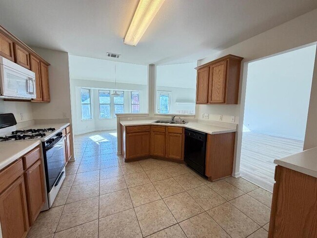 Foto del edificio - 1913 Overland Dr