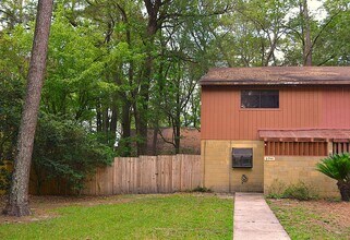 Building Photo - 6941 SW 45th Ave