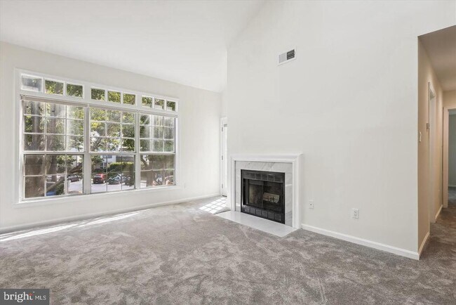 Foto del edificio - 2224 Springwood Dr