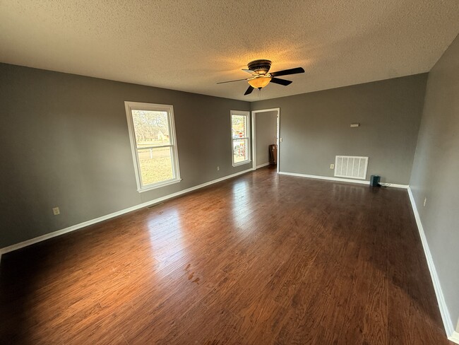 Building Photo - 151 Cherokee Dr