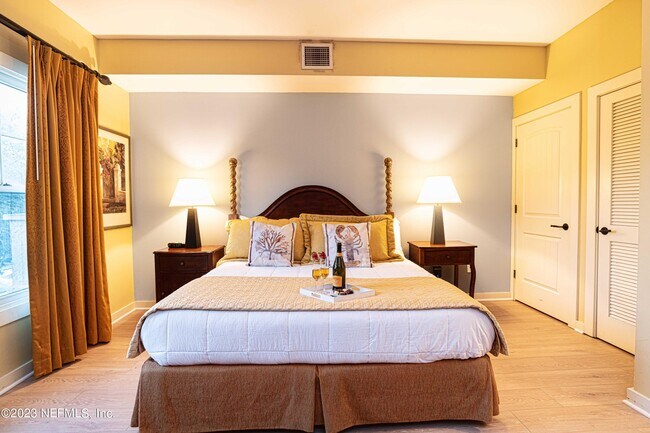 Foto del edificio - 965 Registry Blvd