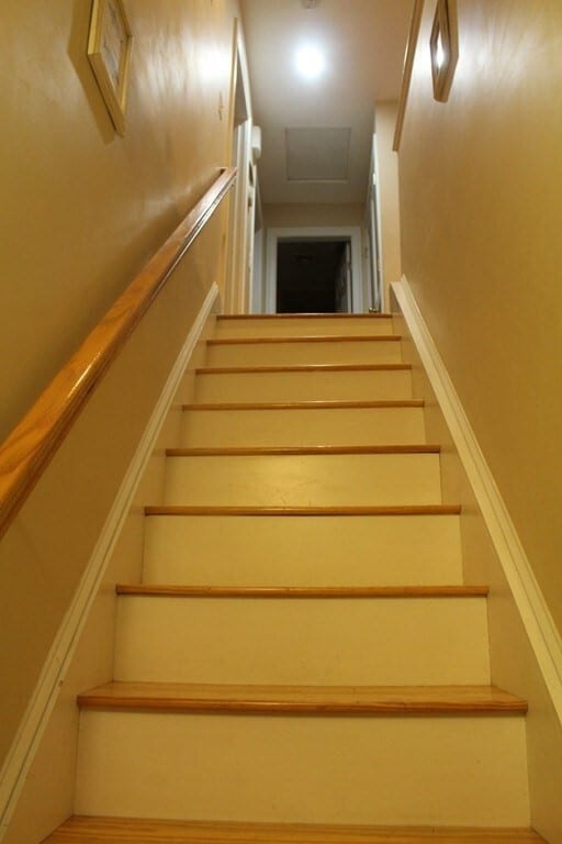 Building Photo - 84 Lake Rd