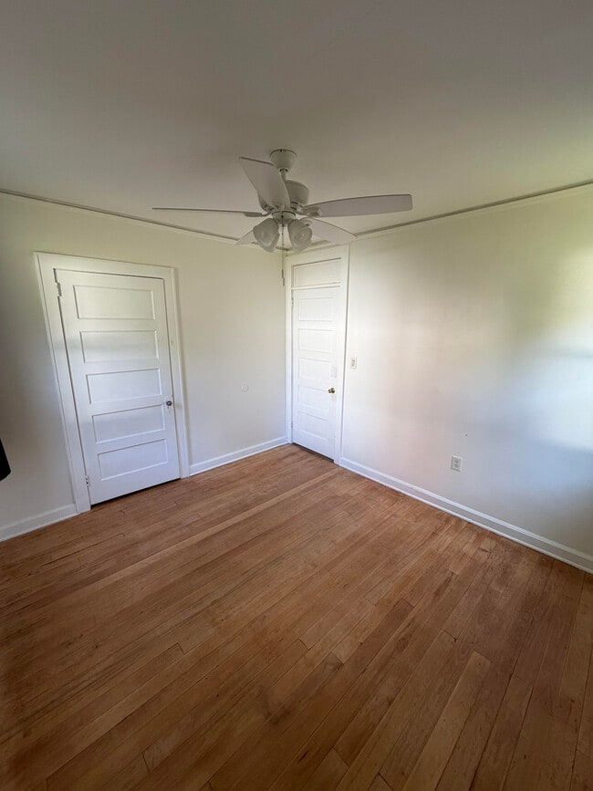 Building Photo - 202 Mayfield Dr
