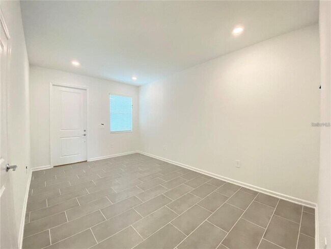 Foto del edificio - 7637 Danube Rd