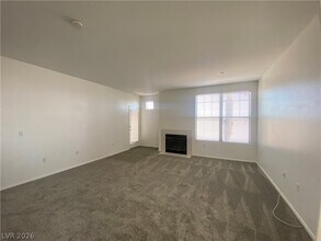 Building Photo - 8555 W Russell Rd