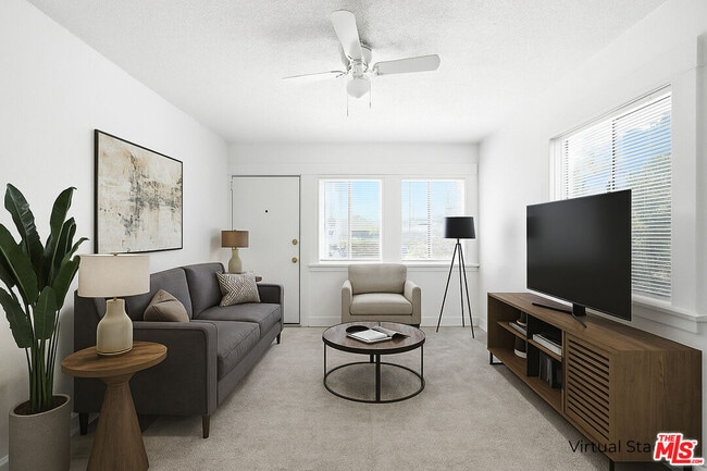 Building Photo - 3962 1/4 S Hobart Blvd