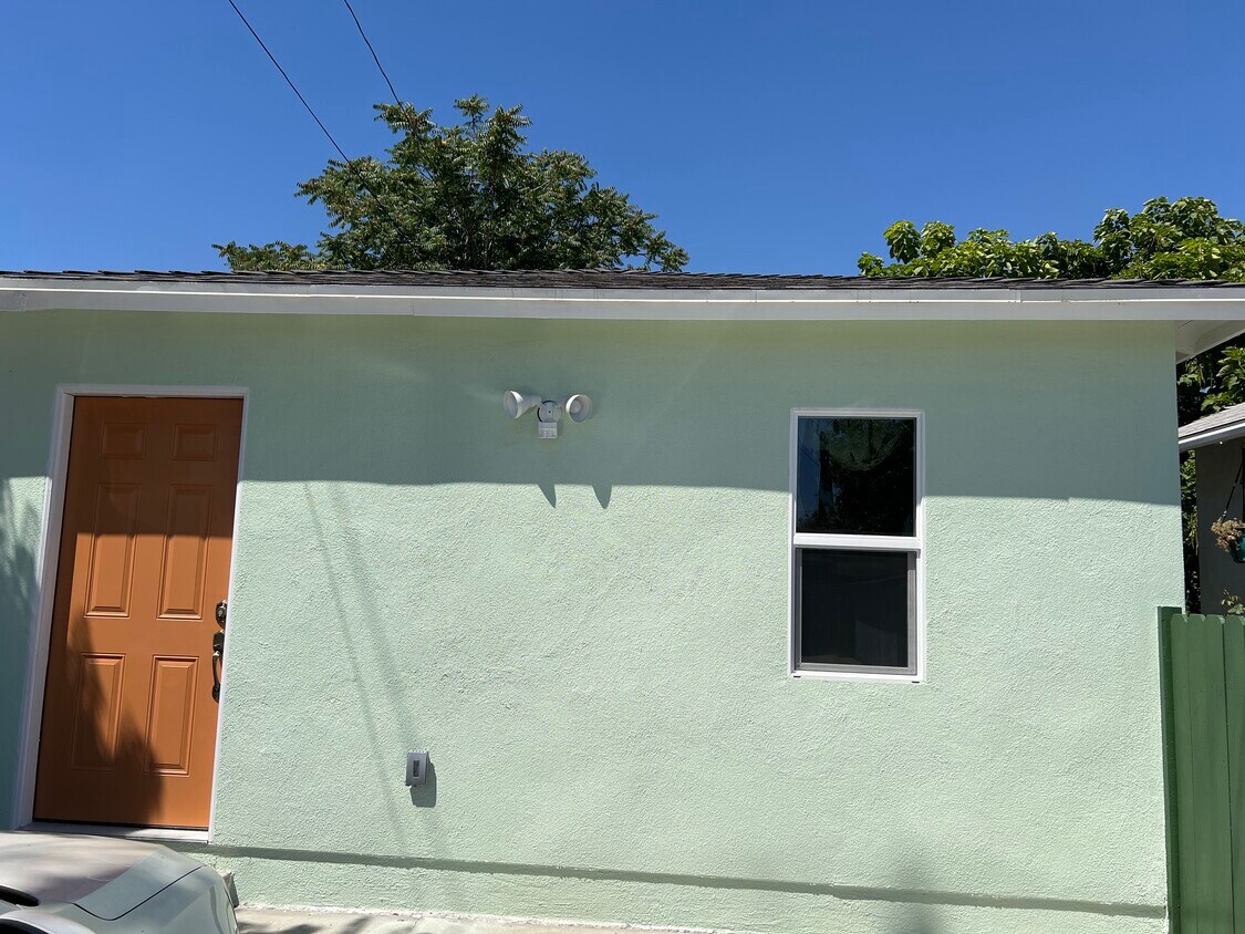 Foto principal - 324 W Olive Ave