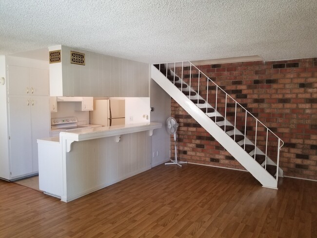 Building Photo - GREAT 2BD / 1BTH CONDO!