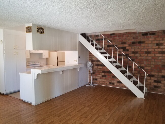 Foto del edificio - GREAT 2BD / 1BTH CONDO!