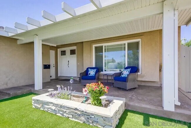 Foto del edificio - 10142 White Pine Ln