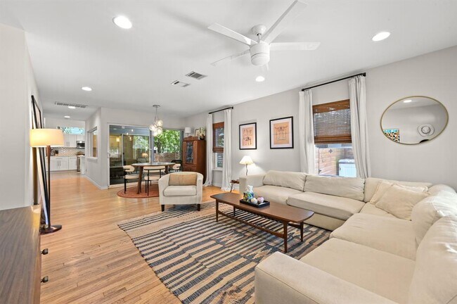 Foto del edificio - 919 E 51st St
