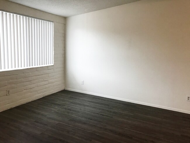 Foto del edificio - 3020 N. Balboa Avenue #2