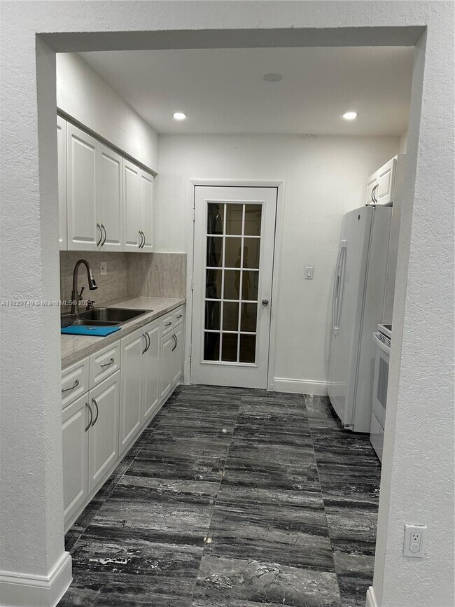 Foto del edificio - 9320 SW 46th Terrace
