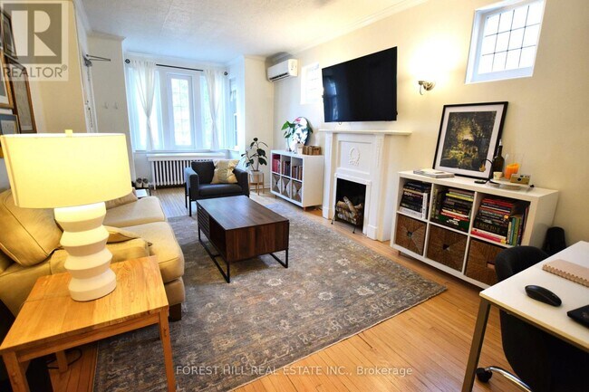 Photo du bâtiment - 104 Braemar Ave