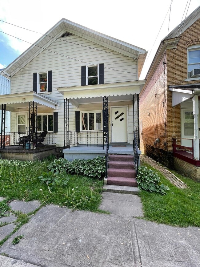 Building Photo - 1521 Johnston Ave