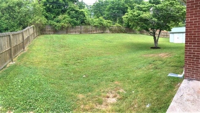 Building Photo - 310 College Park Dr