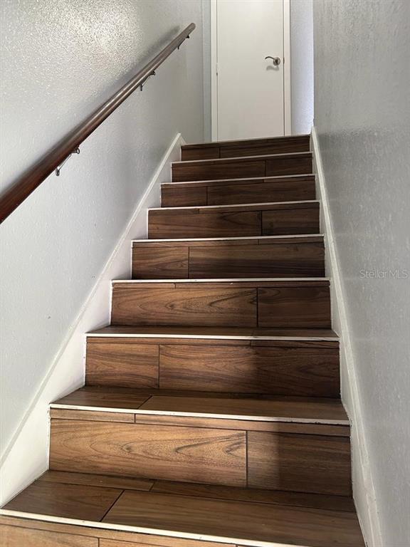 Foto del edificio - 5647 Royal Pine Blvd