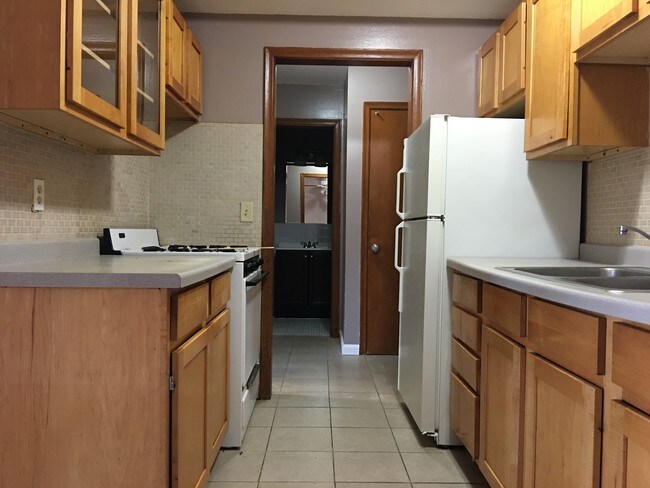 Kitchen - 3540 11th Ave S