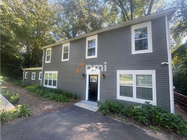 Building Photo - 3220 Ingleside Ave