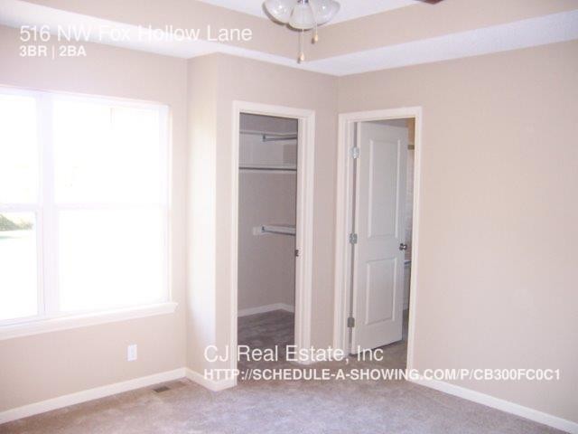 Foto del edificio - 516 NW Fox Hollow Ln