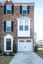 Building Photo - 75 Village Green Ln