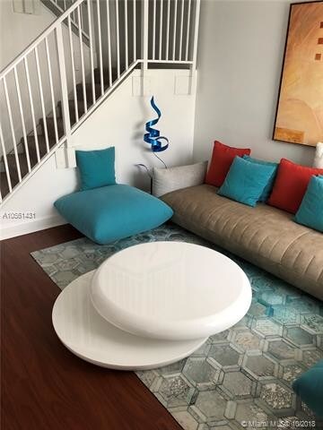 Foto del edificio - 2560 NE 190th St