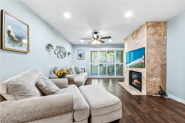 Foto del edificio - 7890 E Spring St