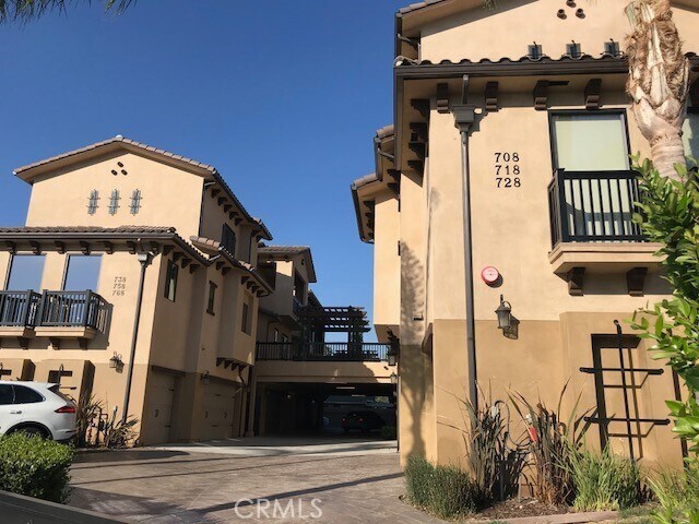 Foto del edificio - 728 N Atlantic Blvd