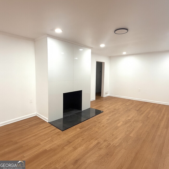 Building Photo - 1382 Childress Dr SW