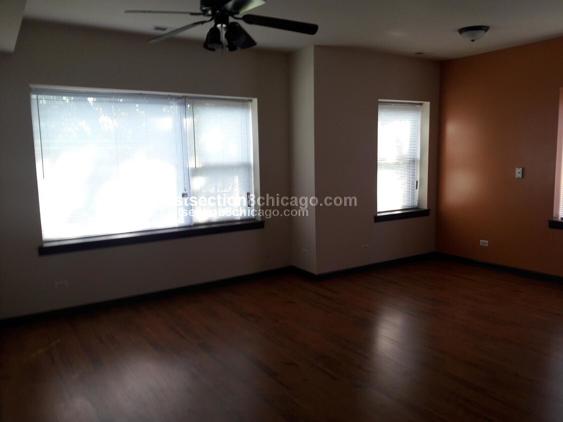 Foto del edificio - 7838 S Ellis Ave