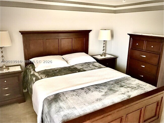 Foto del edificio - 900 SW 11th St