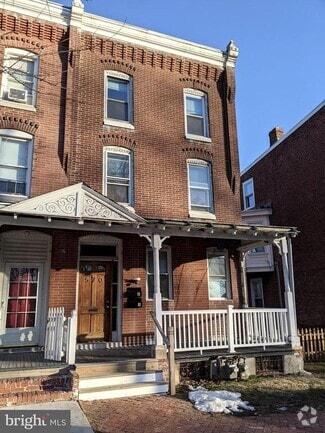 Building Photo - 2 Noble St