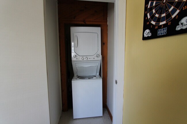 Foto del edificio - 2106 W Main St