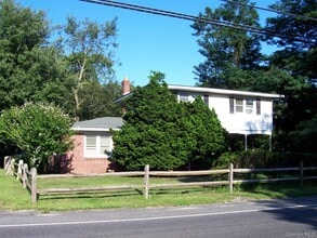 Building Photo - 85 Springville Rd