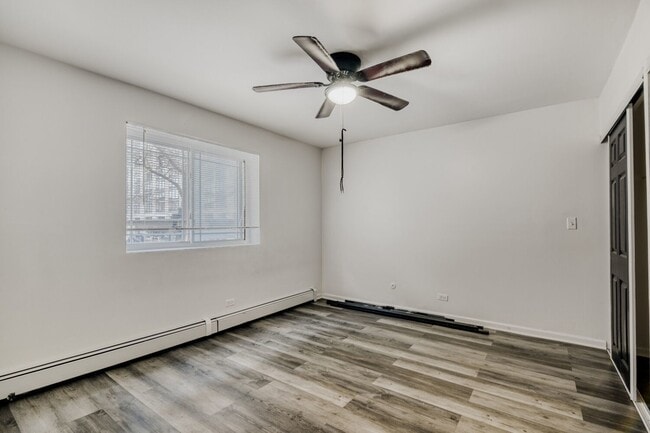 Building Photo - 5400 N Sheridan Rd