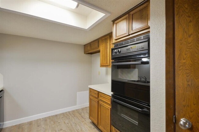 Foto del edificio - 1326 Town Cir