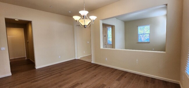Foto del edificio - Beautiful Ideal Family Home: 3 Bedrooms, 2...