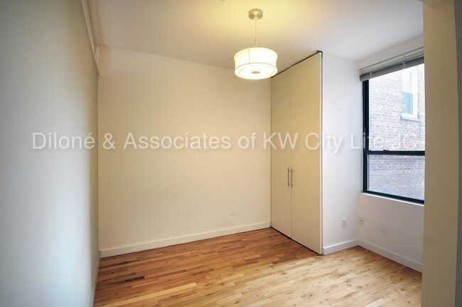 Foto del edificio - 384 2nd St