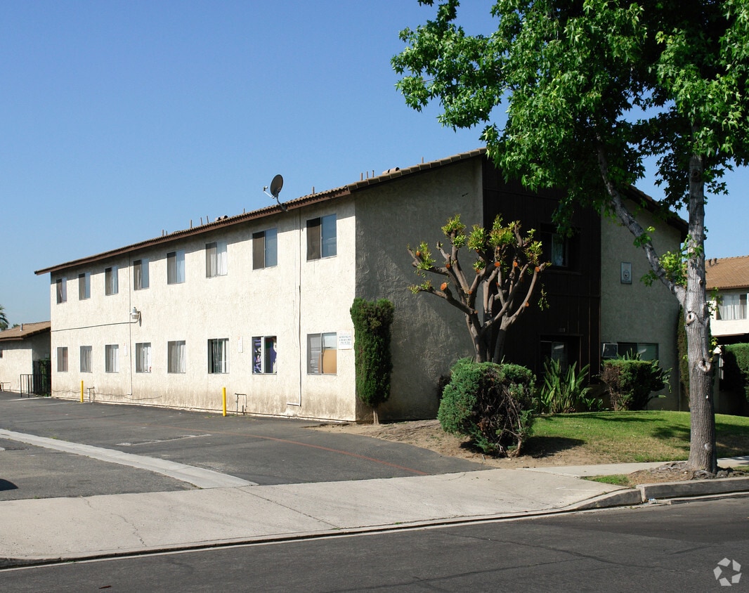 Building Photo - 1119 W Princeton St
